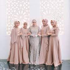 Hanya saja tidak semua pria gemuk merasa cocok dengan model jaket yang ada. 27 Model Baju Bridesmaid Untuk Badan Gemuk Konsep Terkini
