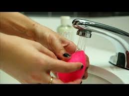 Using A Beauty Blender Put It A Water First Wring Out Excess Use Blender Cleanser And Air Dry Beauty Blender Beauty Blender How To Use Skin Care Women