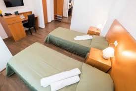 Joburi in orice domeniu de la marketing, administrativ, media, cultura, financiar, contabilitate si pana la publicitate, online marketing, management, consultanta. Hotel London Constanta Oferta De Cazare 2021