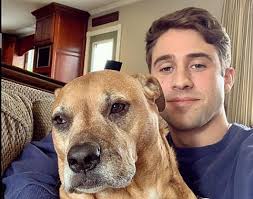 But behind the awkward uncle persona and the macaroni necklace, who is greg grippo, really? Who Is Bachelor Standout Greg Grippo From Edison Nj