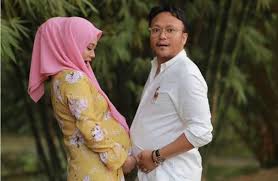 Pembunuh upahan bernama tumulak (shaheizy sam) yang terpaksa melakukan pembunuhan untuk menebus hutangnya. Syatilla Melvin Lebih Suka Shaheizy Sam Yang Berisi Suara Viral Malaysia