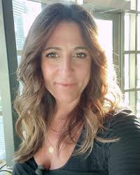 Sunshine is my favourite accessory. . . . #sunny #sunshine #sunnyday☀️  #work #joblove #weather #forecast #weatherpresenter #newsroom