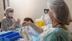Per il vaccino astrazeneca le prenotazioni del 1 aprile slittano al 7, mentre vanno… vaccinazioni in toscana. Vaccino Toscana Ecco Come E Dove Farlo Persone Fragili Chi Rientra Nelle Categorie Che Avranno Moderna Le Patologie La Repubblica