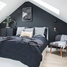 Une Maison Anglaise Qui Cache Bien Son Jeu Planete Deco A Homes World Deco Chambre Mansardee Deco Chambre Parental Chambre Parentale Mansardee