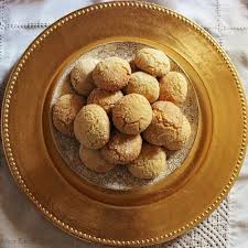 Amaretti Di Saronno Italian Almond Cookies Recipe Thee Kiss Of Life Upcycling Almond Meal Cookies Italian Almond Cookies Cookie Recipes