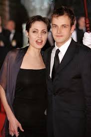 Angelina Jolie And Jonny Lee Miller 1996 Jonny Lee Miller Angelina Jolie Divorce Angelina Jolie
