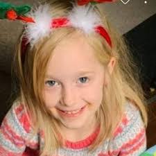 Shirley Duclos's Instagram, Twitter & Facebook