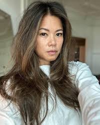 Kari Hill's Instagram, Twitter & Facebook