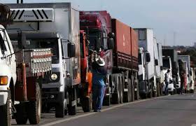 Povo que não tem virtude acaba por ser escravo! Caminhoneiros Avaliam Paralisacao A Partir De Domingo Economia Diario De Pernambuco