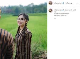 Gostosa_puta novinha safada bunda grande patrao aproveita desa empregada nova. Nella Kharisma Pose Di Sawah Bak Gadis Desa Disorot Bening Banget Matamata Com