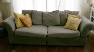 Ciri khas dari sofa ini adalah bentuknya yang menyerupai huruf l dan membentuk 17. Bosan Dengan Sofa Di Ruang Tamu Ini Tiga Siasat Membuatnya Jadi Baru Lagi Tribunnews Com Mobile