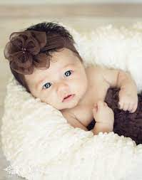 To dress up with brown hair, the best thing to do is to get red highlights. Pin By Chelsea Paige Davis On Beautiful Babies Baby Girl Blue Eyes Blue Eyed Baby Brown Hair Blue Eyes