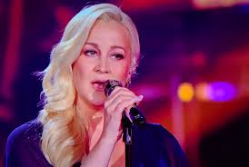 Kellie Pickler Makes Emotional Return to 'American Idol' Stage For First  Public Appearance In Two Years - Country Now