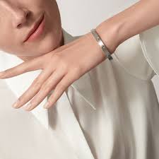 Love bracelet online