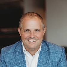 Stephen Dare's Instagram, Twitter & Facebook