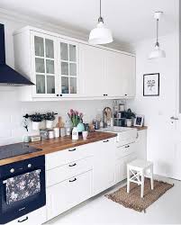 Whether you're buying unique home decor for yourself or looking for cool home decor gifts for my daughter uses this in her family room adjacent to kitchen. Gorgeous The Best Of Little Apartment Kitchen Decor Https Homeofpondo Com The Kitchen Decor Apartment Small Apartment Kitchen Decor Small Apartment Kitchen