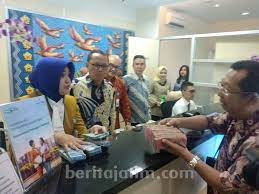 Bank bjb yang menunjukkan performa apik dalam. Bank Bjb Catat Pertumbuhan Terbaik Di Surabaya Beritajatim Com