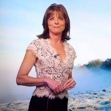 Louise lear weather presenter looking a bit nippy today. Who Is Your Favourite Weather Girl Cub My Favourite Is Louise Lear A 52 Yo Natural Beauty With A Giggly Personality A Lovely Smile Sparkling Eyes And Dimples Https Marriedbiography Com Louise Lear Biography Cougars Den