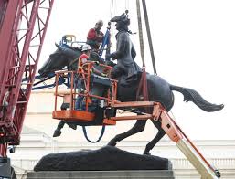 Wilmington officials removed first the statue of christopher columbus friday, followed by the statue of caesar rodney later that day from the city's landmark rodney square. Wilmington Swiftly Removes Caesar Rodney Columbus Statues