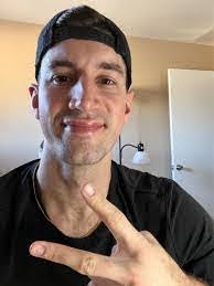 Leo Brosseau's Instagram, Twitter & Facebook