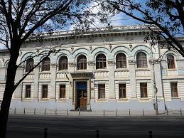 Conform ultimelor medii de admitere din anul 2020, cel mai bun liceu din bucurești este colegiul național de informatică tudor vianu unde ultima medie de admitere de anul. Cele Mai Bune Licee Din BucureÈti 9 InstituÈii De Top Cu Medii UriaÈe La Admitere