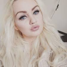 Chelsea Roche (@chelsearochexo)