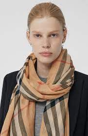 If you must wash the silk scarf in a washing machine, put it in a mesh bag, and wash it on a delicate cycle. How To Wash Clean A Silk Scarf 10 Things You Should Never Do