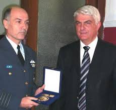 Το τμήμα δημοσίων σχέσεων και εκδόσεων του αρχηγείου πυροσβεστικού σώματος, έχει εκδώσει σημειωματάρια, με θέμα τα 90 χρόνια του πσ και παιδικά σημειωματάρια καθώς και ημερολόγια τοίχου παιδικά, τα οποία περιλαμβάνουν τις ζωγραφιές των παιδιών των πυροσβεστών που είχαν. Ekdhlwsh Pros Timhn Toy Ergoy Ths Politikhs Prostasias Sth 8essalonikh Genikh Grammateia Politikhs Prostasias