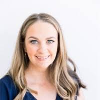 Caroline Roth's Instagram, Twitter & Facebook