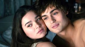 Mais en voyant ce qu'ils font, il se presse de tout filmer ! Romeo Juliet Reviews Metacritic