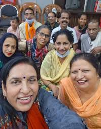 Laughter session with cancer patients