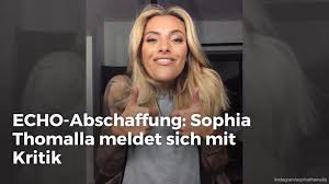 Die schauspielerin veröffentlichte ein foto von sich im netz, auf dem sie keine schminke trägt. Echo Abschaffung Sophia Thomalla Meldet Sich Mit Kritik Video Dailymotion