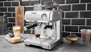A commercial coffee brewer is a great addition to almost any establishment, from restaurants and cafes to office break rooms, convenience stores, and banquet halls. Design Espresso Advanced Barista Gastroback
