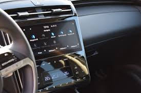 The standard tucson, with its new the popular hyundai tucson suv has been completely revamped for 2021 with a whole host of new features designed to tempt you away from the. Test Hyundai Tucson 1 6 Crdi Premium Tucson Hat Uns Im Test Uberrascht Automotonews Ch