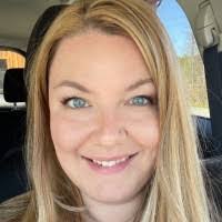 Deanna Higgins's Instagram, Twitter & Facebook