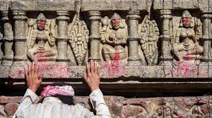 Can I Do Pooja During Menstruation? Can I Meditate Or Visit Temple During  Periods? - Youtube