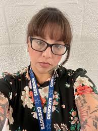 Please can someone remove the lanyard and change the background to a plain  colour. Thank you.