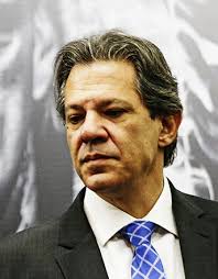 Governo retoma imposto de importação em 2024