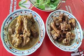 Bumbu tongseng kambing, bumbu tongseng sapi, dan bumbu tongseng ayam bisa di beli dengan mudah di warung kecil maupun di pasar pasar tradisional, sehingga cara memasak tongseng cukup mudah dan praktis. Gurihnya Rica Rica Menthok Pak Yho Di Kartasura Ludes Dalam 4 Jam