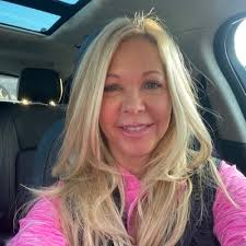 Dianna Sexton's Instagram, Twitter & Facebook