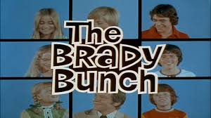 Maureen mccormick as marcia brady, florence henderson as carol brady, barry williams as greg brady, christopher knight as peter brady, mike lookinland as bobby brady, robert reed as mike brady, susan olsen as cindy brady, and eve plumb as jan. The Brady Bunch Intro Season 04 1972 1973 1080p Hd Youtube