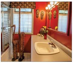 Exotic animal prints of zebra, leopard, tiger, and cheetah can be found on bedding, furniture, window treatment, and other safari and african decor. Hausratversicherungkosten Cool African American Bathroom Design In Collection 6578