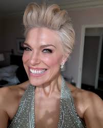 The divine @hannah_waddingham for the #Emmys ✨✨✨ #makeup by me using  @charlottetilbury and @charlottetilburyskincare 🌟 #hair by @dickycollins  #styling by @jamesyardley #dress by @marchesafashion #hannahwaddingham  #charlottetilbury #makeupbygita ...