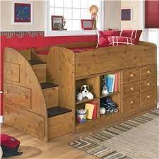 Have Seen Only Two Beds With Steps One At Haverty S Furniture And This One Haverty S Has A Bed On The Beliche Para Crianca Camas De Sotao Escada De Beliche