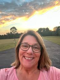 Small walk this evening 🚶🏻‍♀️☺️