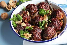 Pork Mince Unlike Beef Mince Does Not Require An Egg To Help Hold It Together When Making Burgers Or Meatballs The Oats Pork Glaze Pork Dishes Pork Recipes