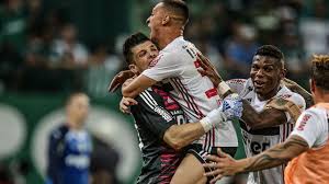 O futebol paulista é o que conta com o maior número de times campeões do campeonato brasileiro, 5 times, são eles são paulo, palmeiras, corinthians, santos e guarani, além de ser o que mais detém títulos, 32, sendo 10 do palmeiras, 2 8 do santos, 7 do corinthians, 6 do são paulo e 1 do guarani. Sao Paulo X Palmeiras Horario Local Onde Assistir E Provaveis Escalacoes Goal Com