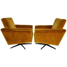 They feature low, shapely legs and comfortable seats with low armrests and ergonomic backs. Swiss Mid Century Men S Swivel Club Chairs Or Lounge Chairs In Velvet 1960s At 1stdibs
