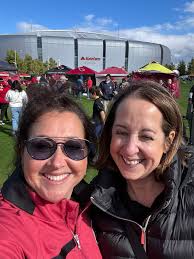 Beth Katz (@KatzDesignGroup)