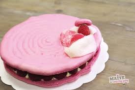 Ispahan Le Gateau Macaron Framboise Rose Litchi De Pierre Herme Maite And The Gang Le Blog De Cuisine A Marseille Gateau Macaron Macaron Framboise Macaron